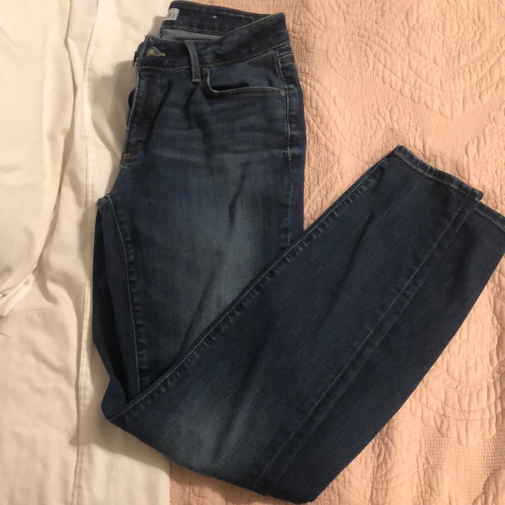 Loft curvy skinny medium wash jeans. 27/4